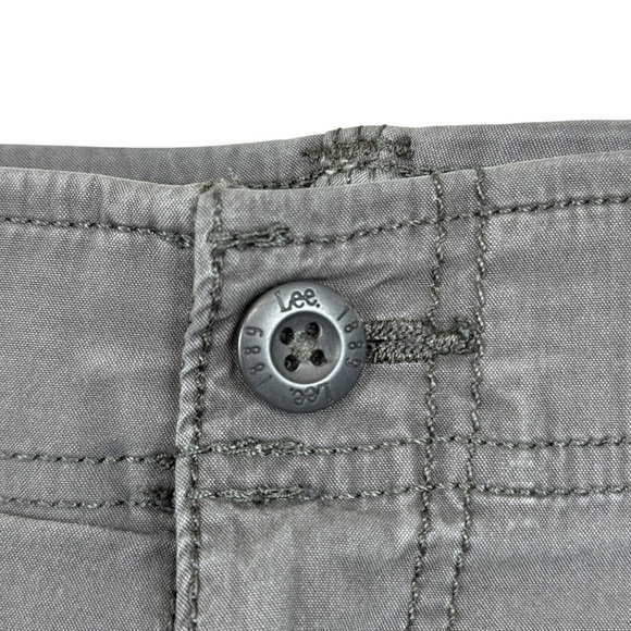 Lee Extreme Motion Cargo Shorts Gray Size 38 Casual Comfort - Picture 5 of 9